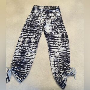 Slit side yoga Onzie yoga pants